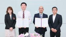 Representatives from Thammasat University Hospital and NEC Thailand at the MOU signing.